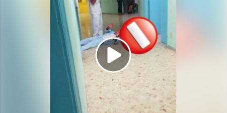 Anziano si trascina per terra col femore rotto. È la sanità targata De Luca (video)