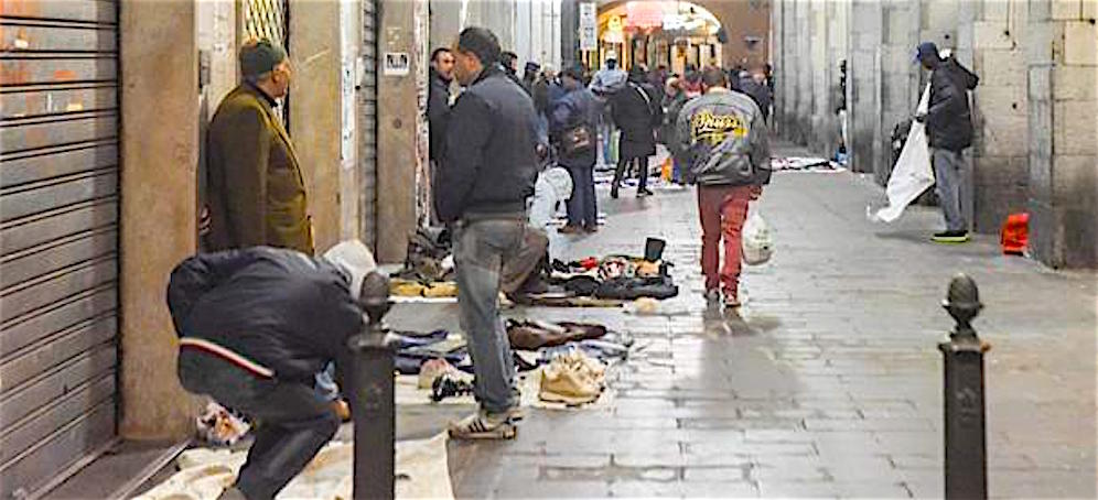 Genova, l’amministrazione Bucci contro il degrado: basta alcool