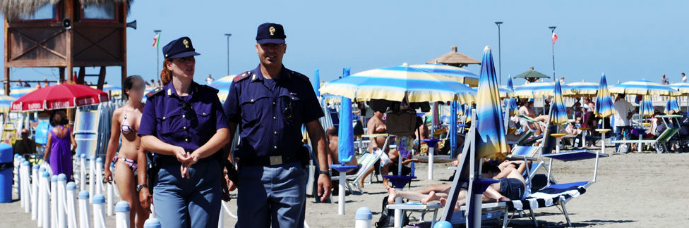 Troppe foto alle bambine della spiaggia: tunisino rischia il linciaggio
