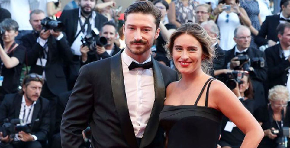 La Boschi prova a far dimenticare “Banca-papà” grazie al fratellino sexy