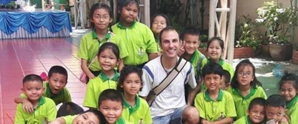 Aggredito e avvelenato in Laos, l’insegnante italiano è uscito dal coma