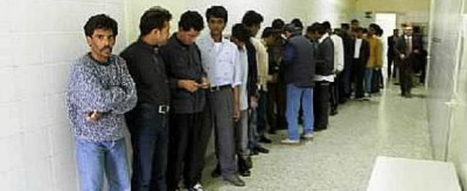 Senza più limiti: i medicinali gratuiti per i poveri vanno agli immigrati