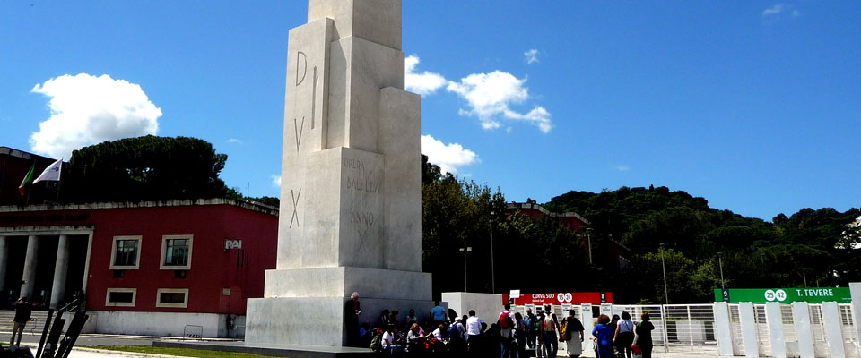 Lo storico comunista Canfora: «È ridicolo togliere la scritta Mussolini Dux»
