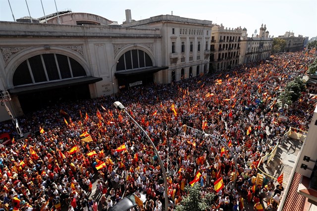 Catalogna, ecco il piano segreto degli indipendentisti contro la Spagna Catalogna, ecco il piano segreto degli indipendentisti contro la Spagna