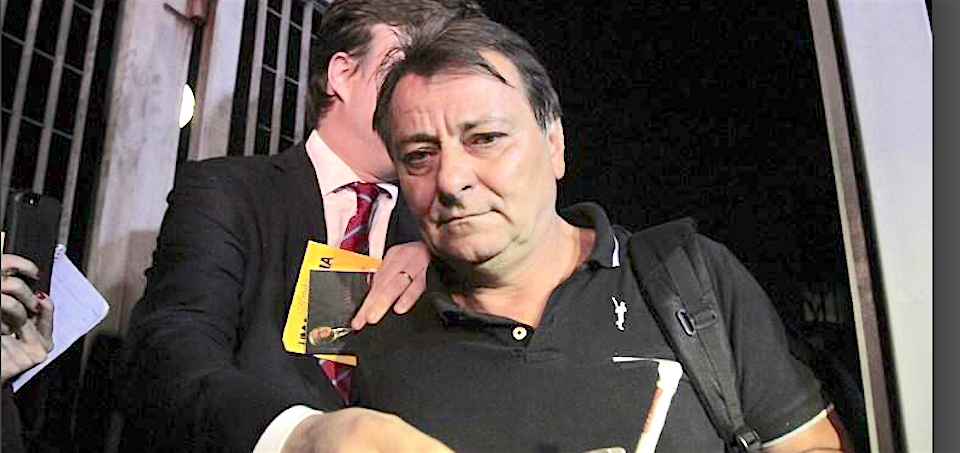 Cesare Battisti ora trema e fa la vittima: «In Italia mi uccideranno…»