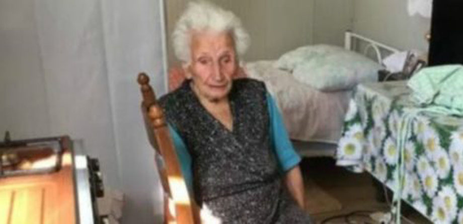 Vergogna italiana: nonna Peppina, sfrattata, si arrende e lascia la casa