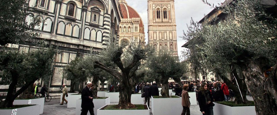 Nudo e ubriaco vaga per le vie del centro di Firenze. La multa è ridicola