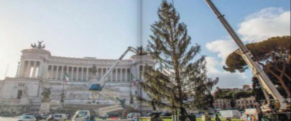 Roma 2017, un albero di Natale così brutto non s’era mai visto