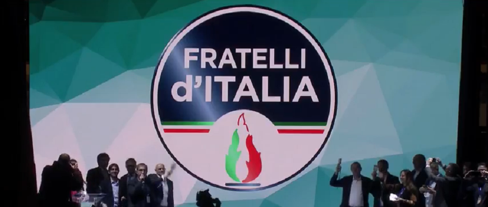 Fratelli d’Italia cambia il simbolo: conservata solo la fiamma tricolore