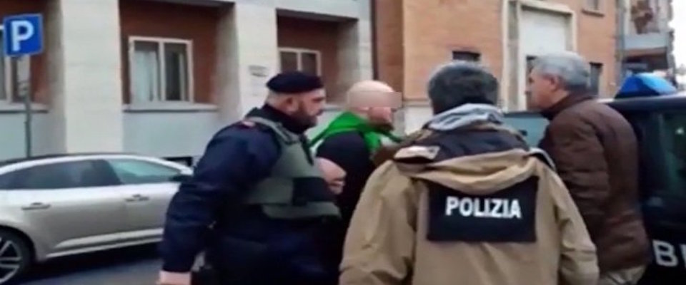 L'arresto di Luca Traini a Macerata dopo la sparatoria contro sei immmigrati per vendicare l'omicidio di Pamela Mastropietro