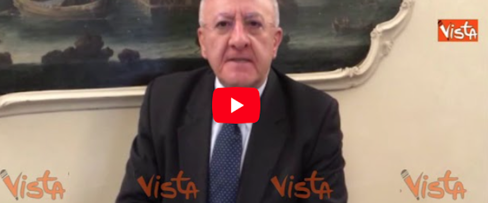 Rifiuti, De Luca all’attacco. Il M5S chiede le dimissioni del governatore (video)