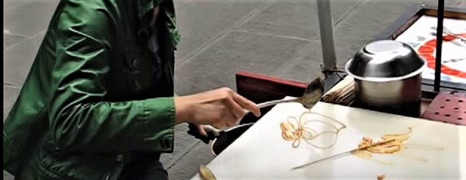 Prato sequestrati lecca-lecca cinesi fuorilegge: li vendevano per strada
