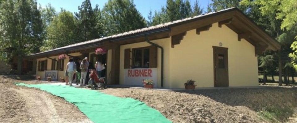 Marche, le casette delle coop distrutte. L’asilo donato dai privati ha retto (foto)