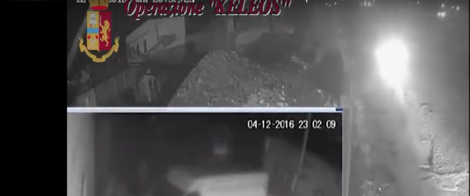 Assalto al caveau: bottino 8 milioni. La banda tradita da una donna (video)