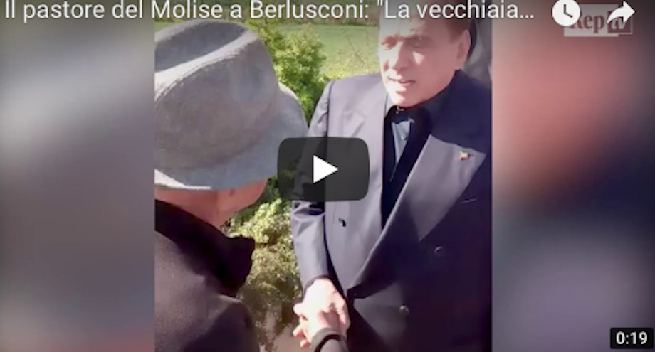 Berlusconi, show col pastore molisano: «Invecchierà». «Mi posso toccare?» (video)
