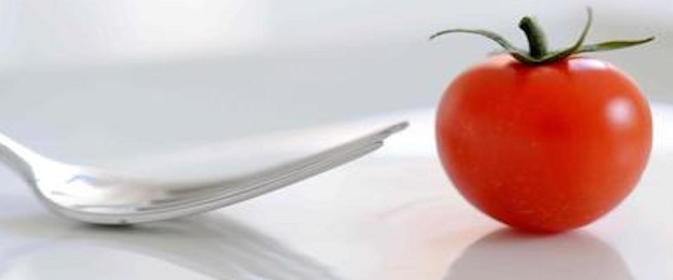 Cibi miracolosi e diete “fai da te”: ecco come nascono le fake news alimentari