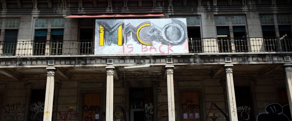 Nel centro sociale giocano al migrante in cerca d’asilo: si pagano 15 euro