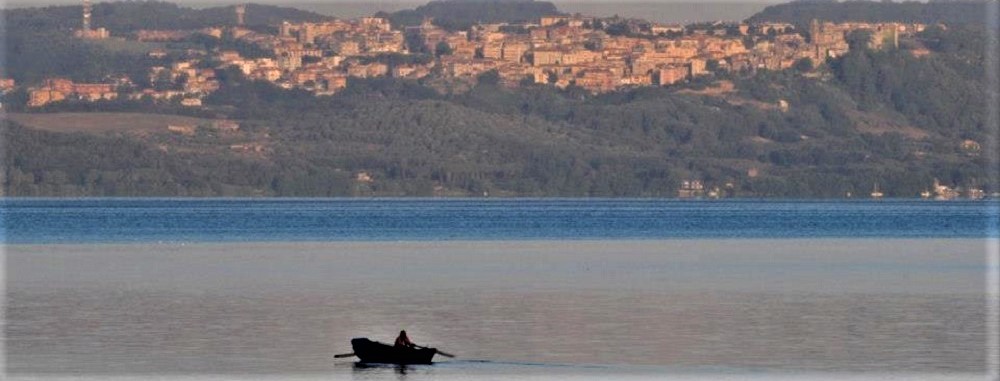 Il lago di Bracciano in lento recupero. Ma stop alle captazioni dell’Acea