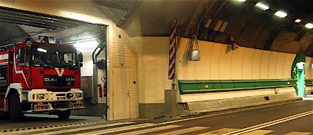 Furgone con tritolo fermato al traforo del Monte Bianco: a chi era destinato?