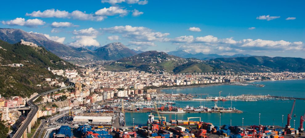 Salerno è  “fuori di testa”? La città si sente offesa: ci tuteleremo