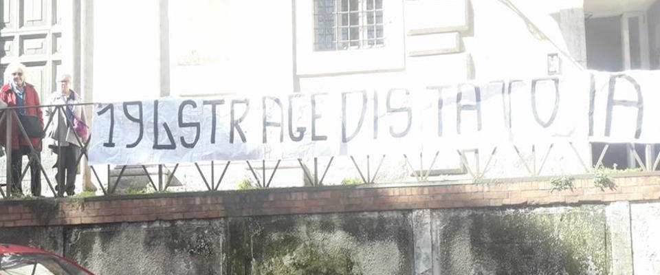 Aborto, blitz di Forza Nuova contro la Casa delle donne: “194, strage di Stato”