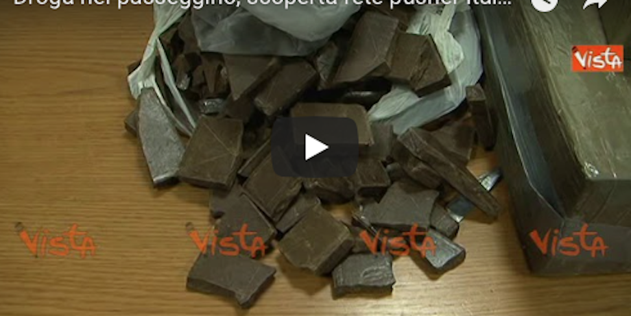 Torino, l’ultima “idea” dei pusher marocchini: droga nascosta nei passeggini (video)