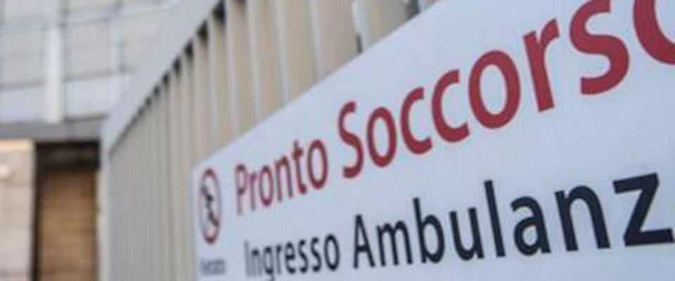 In aula fanno tutto, tranne che lezione: spruzza spray urticante e intossica 10 compagni