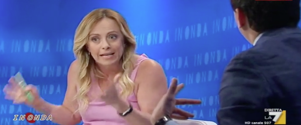 Migranti, Parenzo elogia Soros e la Meloni lo demolisce così: scintille in tv (video)