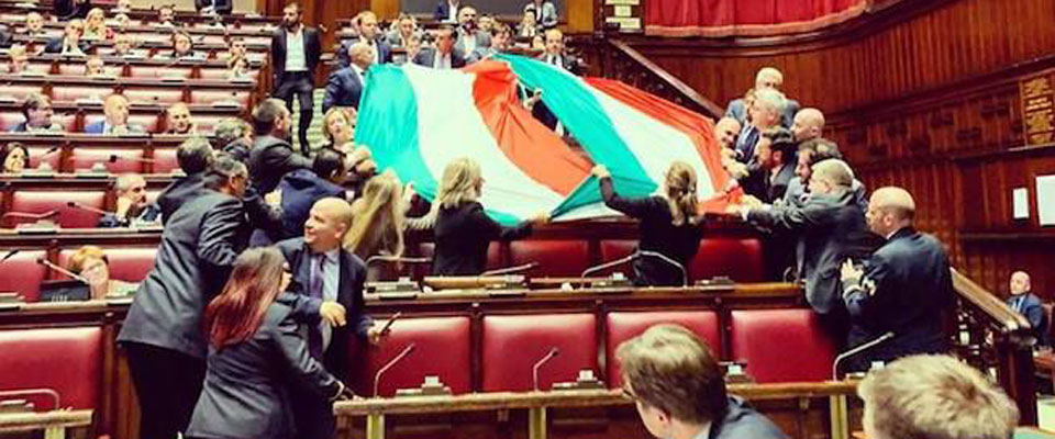 FdI: «Il M5S non ci tiri in ballo e non ci usi per risolvere i problemi suoi»