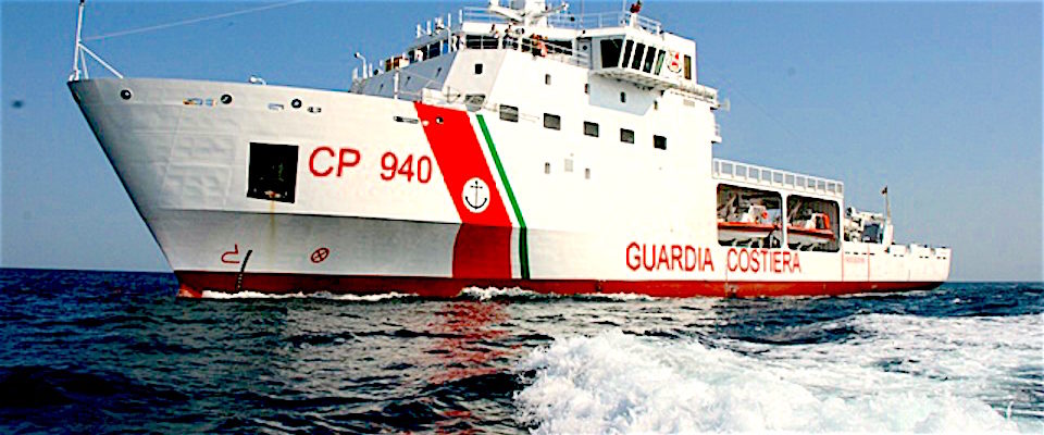 La Nave Dattilo della Guardia Costiera italiana