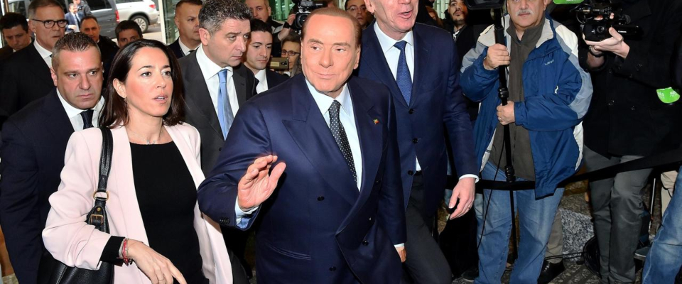 Forza Italia: «Berlusconi è stato tradito, insultato e non ha mai reagito. Ora basta» Forza Italia: «Berlusconi è stato tradito, insultato e non ha mai reagito. Ora basta»