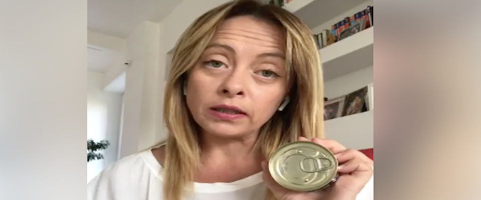 Meloni: il M5S chiuso in una scatoletta di tonno. Con il Pd vogliono portare Prodi al Quirinale (video) Meloni: il M5S chiuso in una scatoletta di tonno. Con il Pd vogliono portare Prodi al Quirinale (video)