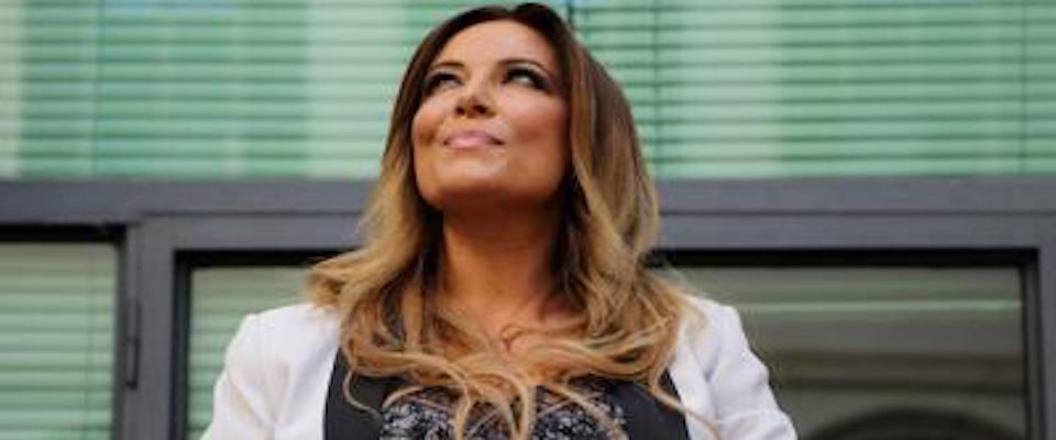 La Lucarelli su Twitter: Di Maio alla Difesa? Ma per favore, siamo seri su… La Lucarelli su Twitter: Di Maio alla Difesa? Ma per favore, siamo seri su…