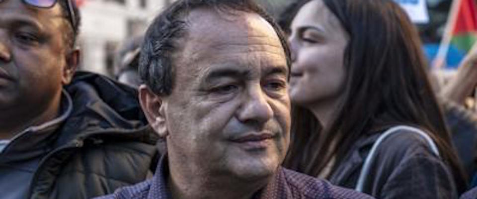 I buonisti esultano. Primo regalo della magistratura: Lucano torna a Riace I buonisti esultano. Primo regalo della magistratura: Lucano torna a Riace