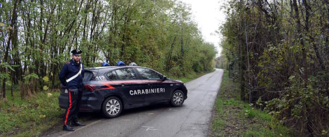 donna strangolata carabinieri foto Ansa