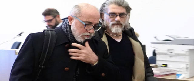 OMICIDIO MATTARELLA, Gilberto Cavallini con líamico giornalista Massimiliano Mazzanti (D) durante una pausa del processo a Bologna, 09 Gennaio 2020. ANSA/GIORGIO