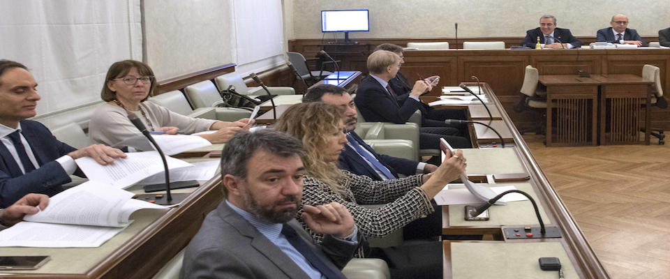 L’ex senatore del M5s passato alla Lega Francesco Urraro (S), nel corso della riunione della Giunta delle elezioni e delle immunita’ parlamentari, a Roma, 19 dicembre 2019. ANSA/MAURIZIO BRAMBATTI L’ex senatore del M5s passato alla Lega Francesco Urraro (S), nel corso della riunione della Giunta delle elezioni e delle immunita’ parlamentari, a Roma, 19 dicembre 2019. ANSA/MAURIZIO BRAMBATTI