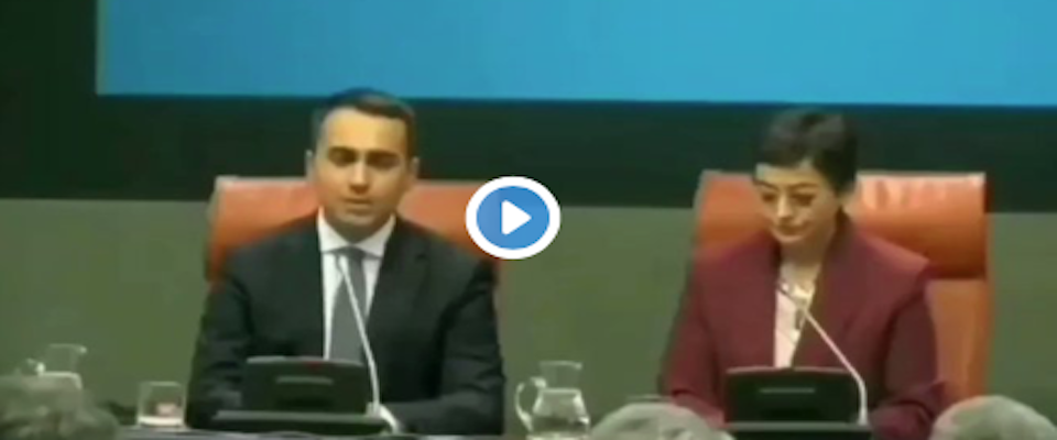 la gaffe di Di Maio sul coronavirus frame da video su Twitter