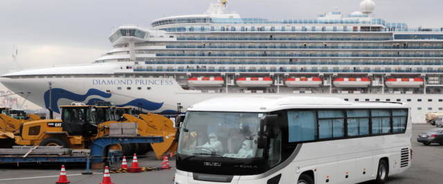 positivo al coronavirus l'italiano a bordo della Diamond Princess foto Ansa