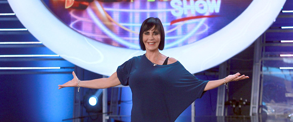 Fiordaliso posa per la presentazione del programma ‘Tale e Quale Show 3′ in onda il venerdi’ a partire dal 13 settembre, su Rai 1, Roma, studio 5 Dear, 11 settembre 2013. ANSA/FABIO CAMPANA Fiordaliso posa per la presentazione del programma ‘Tale e Quale Show 3′ in onda il venerdi’ a partire dal 13 settembre, su Rai 1, Roma, studio 5 Dear, 11 settembre 2013. ANSA/FABIO CAMPANA