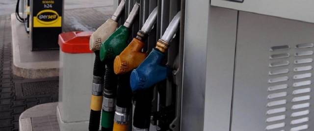 petrolio, pompe di benzina (