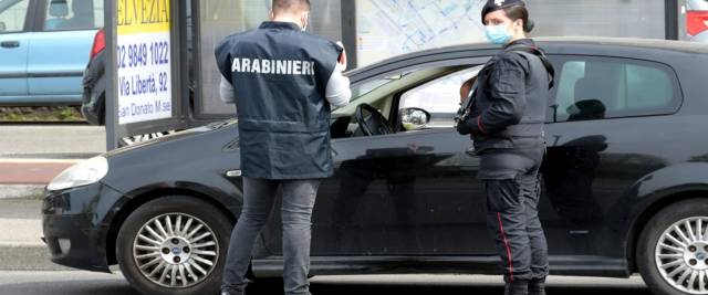 carabinieri fermano una nigeriana foto Ansa