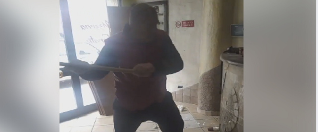 Video della disperazione del pizzaiolo dalla sua pagina Fb