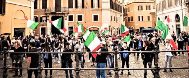 mascherine tricolore a montecitorio (2)