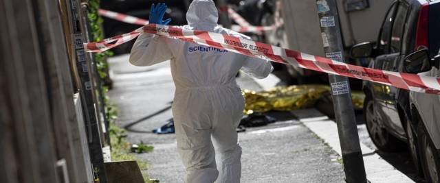 Giallo nel frusinate, cadavere trovato nel carrello della spesa foto Ansa