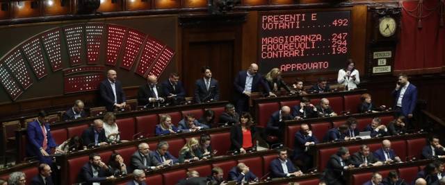 la denuncia FdI il Parlamento trattato da orpello foto Ansa