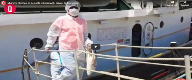 Migranti sbarcati ad Augusta positivi al Covid frame da video Youtube