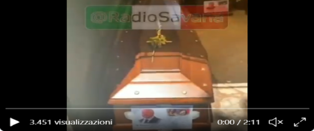 Orrore al cimitero di Palermo frame da video Twitter di Radio Savana