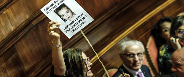 no Vax contro i vaccini per il covid