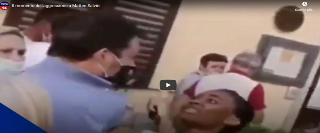 aggressione a Salvini frame da video Youtube del Tgcom24